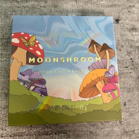 ✨ Lunar Beauty Moonshroom Highlighter Palette by Manny MUA - 13 g / 0.46 oz - Picture 5 of 6